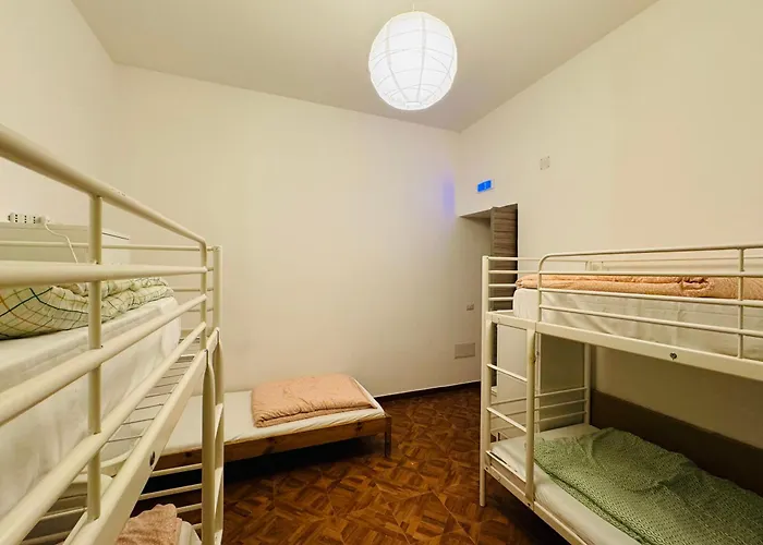 Mancini Хостел *