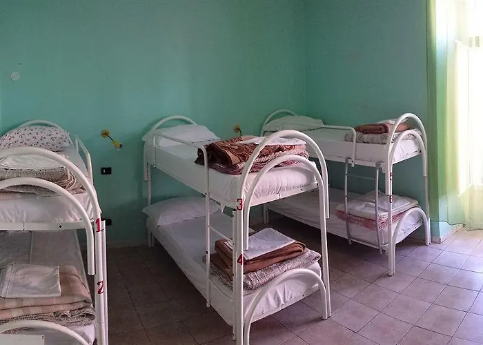 曼奇尼那不勒斯旅馆 *